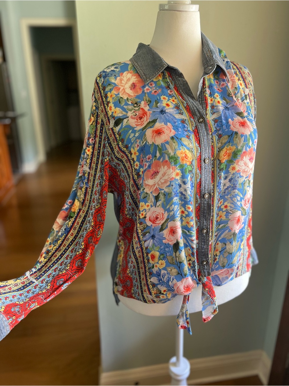 John Mark Floral Button-Front Blouse - Blue, Coral & Pink - Picture 3 of 10